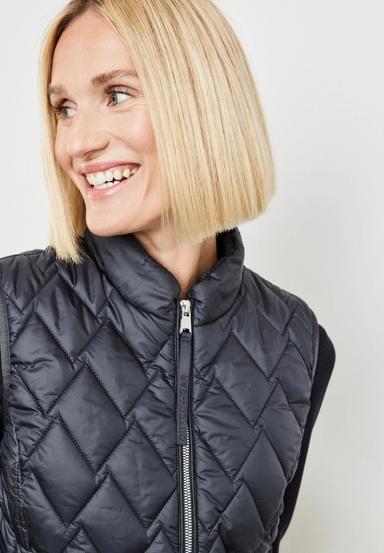 Gerry Weber Outdoor Lang Mit Leichter Taillieru - Bodywarmer - Navy 3 Gerry Weber Outdoor Lang Mit Leichter Taillieru - Bodywarmer - Navy - Afbeelding 3