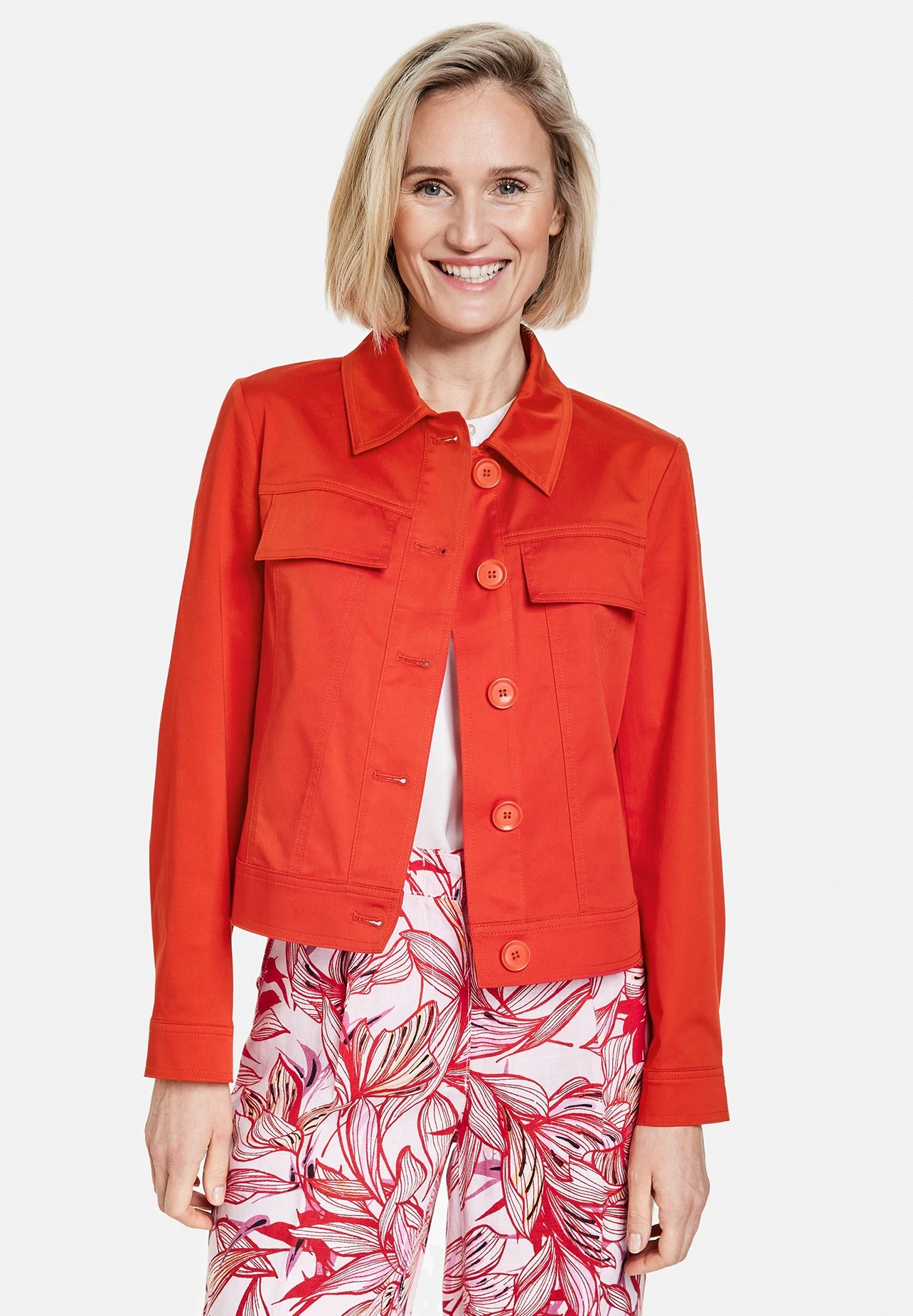 Gerry Weber Langarm Mit Grossen Knöpf - Lichte Jas - Fire 1 Gerry Weber Langarm Mit Grossen Knöpf - Lichte Jas - Fire