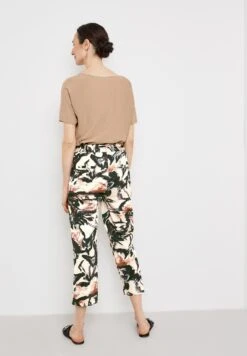 Gerry Weber Chino - Ecru Weiss Schwarz Druck 8 Gerry Weber Chino - Ecru Weiss Schwarz Druck -Gerry Weber 46a2fa8cebdc447d98acb02f19535347