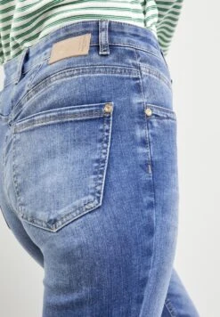 Gerry Weber Mit Sorgt - Straight Leg Jeans - Blue Denim -Gerry Weber 4a238e59e6c84198b3e4a0d59a3c8915