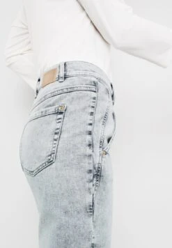 Gerry Weber Mom Fit Mit Washed- - Relaxed Fit Jeans - Light Grey Denim Mit Use -Gerry Weber 4bf925f70cf44d7fa754f5cf4a15a4d7