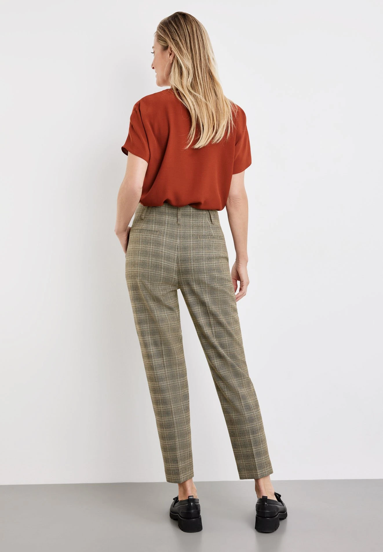 Gerry Weber Tuch Kombi Fein Karierte 7/8 - Chino - Sand Schwarz Lava Karo 3 Gerry Weber Tuch Kombi Fein Karierte 7/8 - Chino - Sand Schwarz Lava Karo - Afbeelding 3