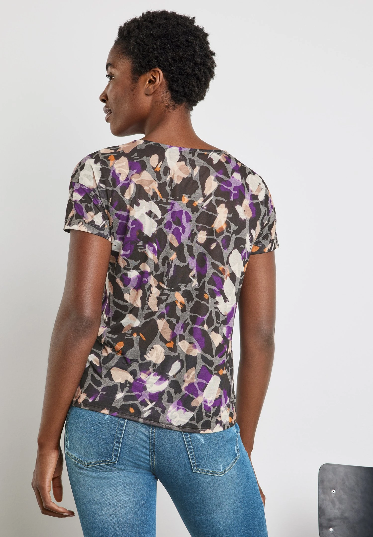 Gerry Weber Short Sleeve Shirt - T-Shirt Print - Schwarz Lila Pink Druck 2 Gerry Weber Short Sleeve Shirt - T-Shirt Print - Schwarz Lila Pink Druck - Afbeelding 2