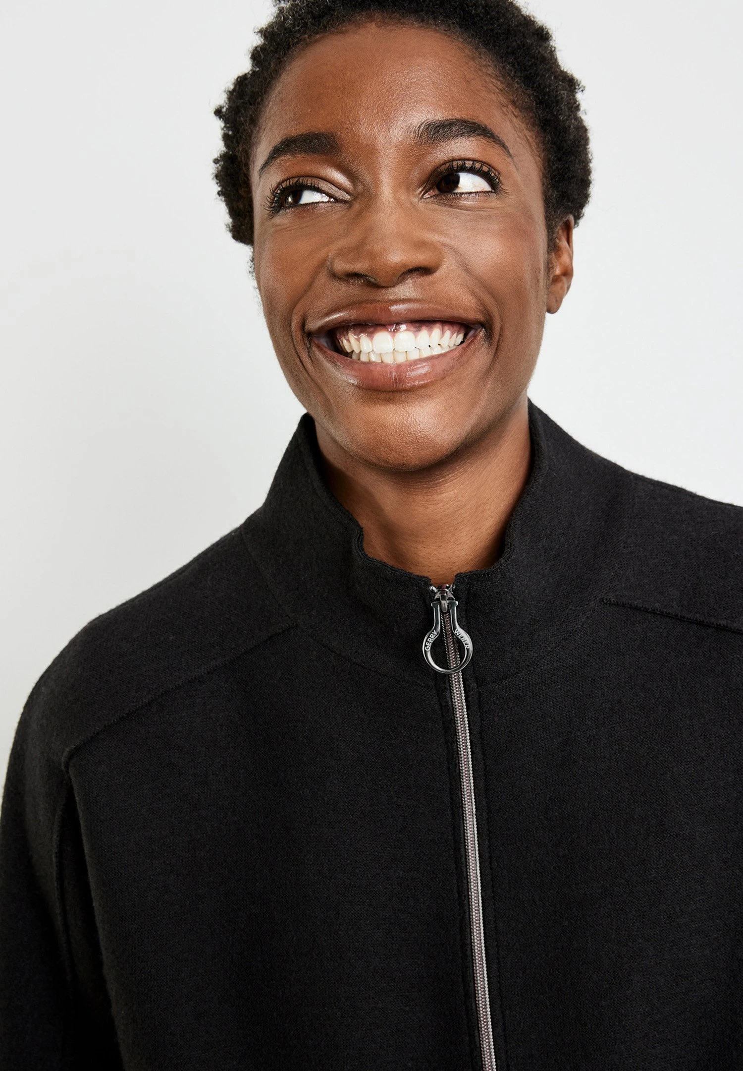 Gerry Weber Poncho Mit Reissverschluss Und 3/4 - Poncho - Schwarz 3 Gerry Weber Poncho Mit Reissverschluss Und 3/4 - Poncho - Schwarz - Afbeelding 3